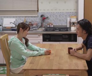 Dụ cô mẫu ảnh chụp hình khiêu dâm rồi hiếp