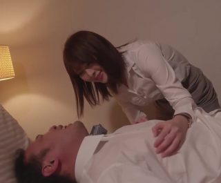Gạ tình cậu nhân viên nghiêm túc