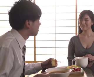 Phục vụ tình dục cho sếp của chồng